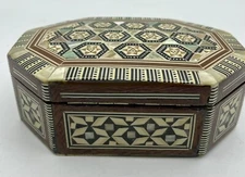 Vintage Handcrafted Marquetry Mother Of Pearl Mosaic Inlay Trinket Box Abalone