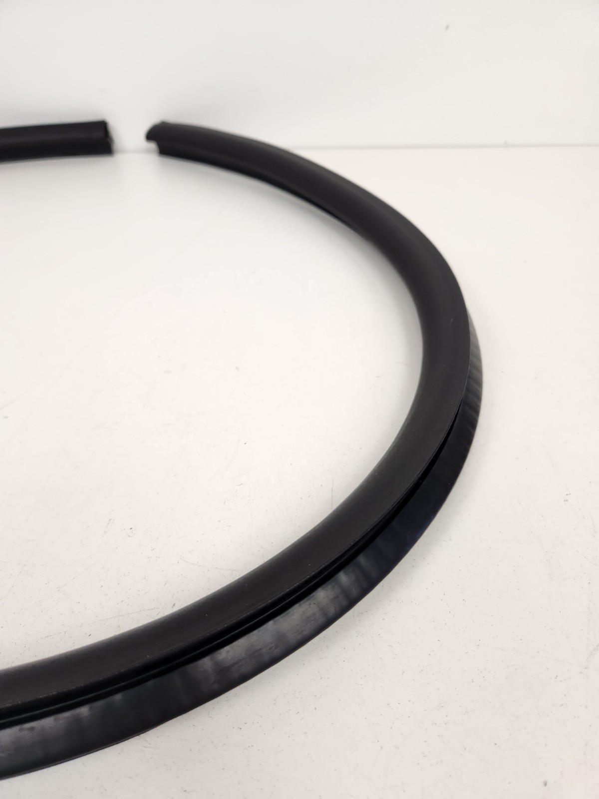 McLaren MP4-12C 2012-2014 Left Lower Seal