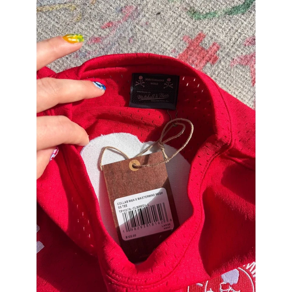 Camiseta de malla Mitchell & Ness Red Mastermind WORLD Foto 3 de 4
