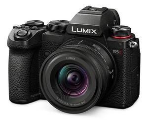 Panasonic Lumix S5D Digital Camera with 18-40mm f4.5-6.3 Lens (UK Stock)