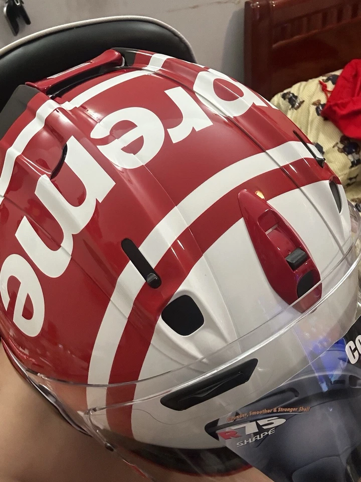 全新 Supreme x Ducati Arai 海盗船-X 头盔 尺寸 X-大号 — 第 4/4 张图片