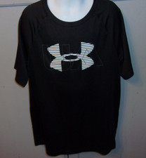 Under Armour Youth Heatgear Loose t-shirt Black w white striped logo Size YMD