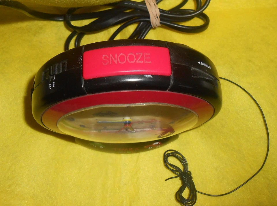 TIMEX KIDS - Night Light AM FM Alarm Clock Radio TK320B Missing Battery Cover - Image 4 of 4
