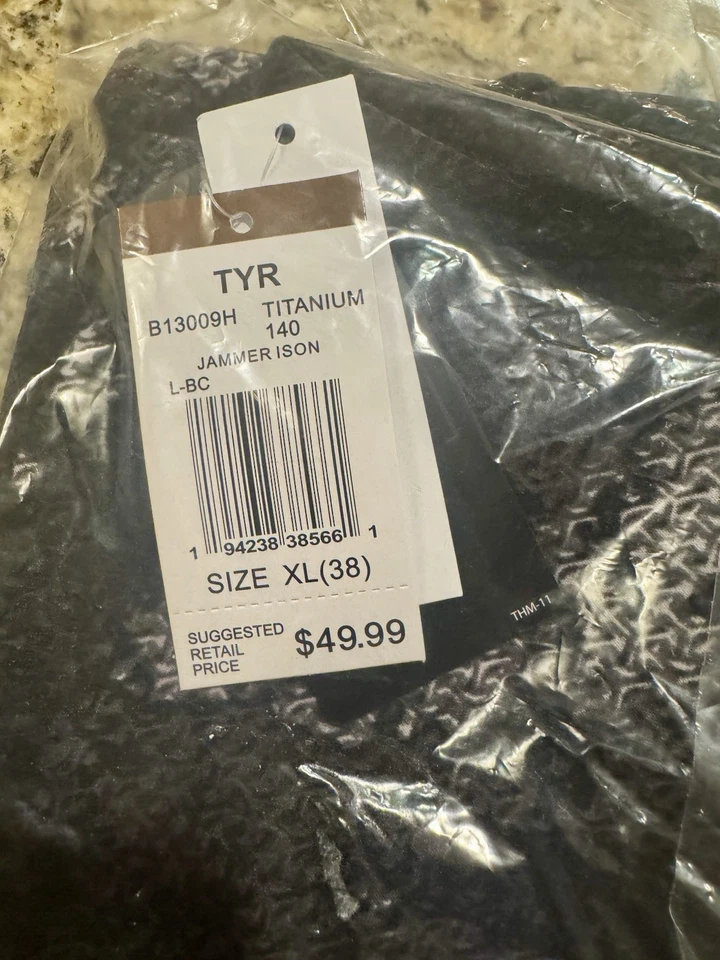 Traje de baño TYR Titanium Durafast para hombre talla 38 XL NEGRO Jammer Ison NUEVO Foto 4 de 4