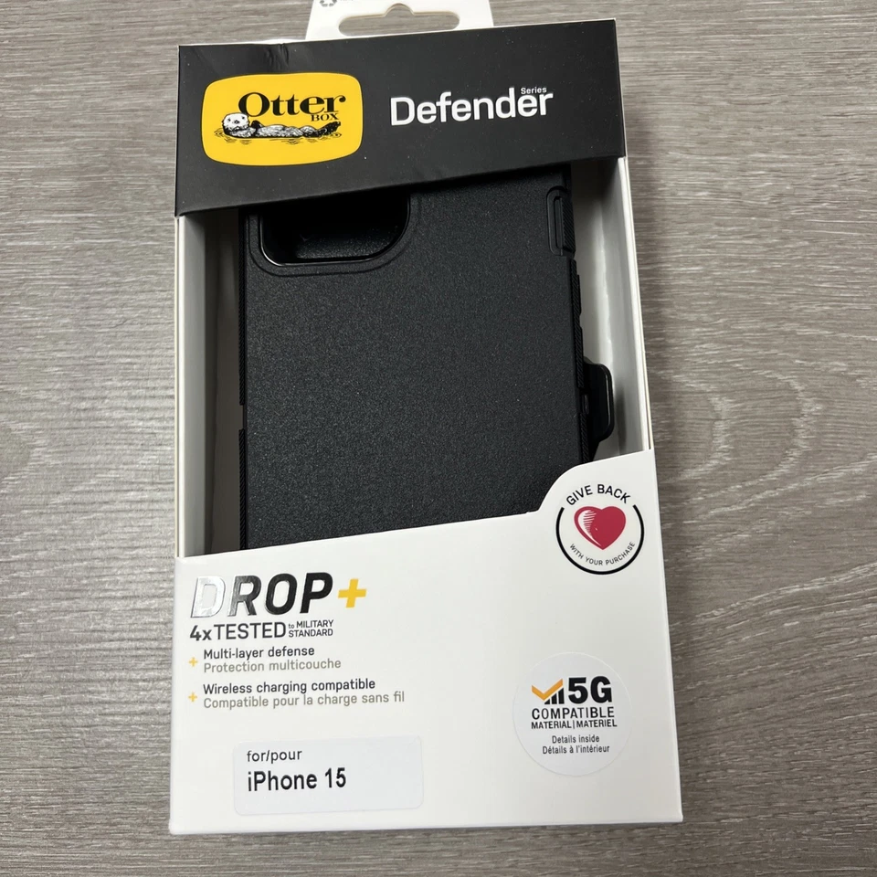 New OtterBox Defender Case With Holster for iPhone 15 Black Case - Image 2 of 3