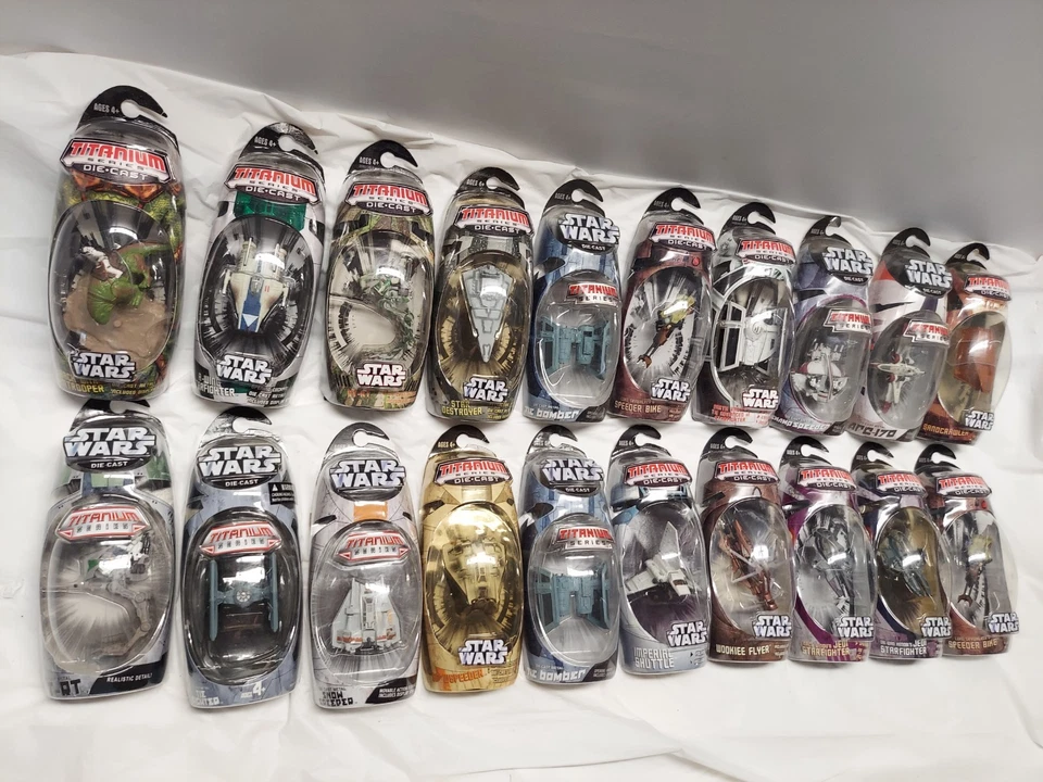 *Tú eliges y eliges una* Micro máquinas Galoob fundidas a presión Star Wars Titanium Series Foto 3 de 4