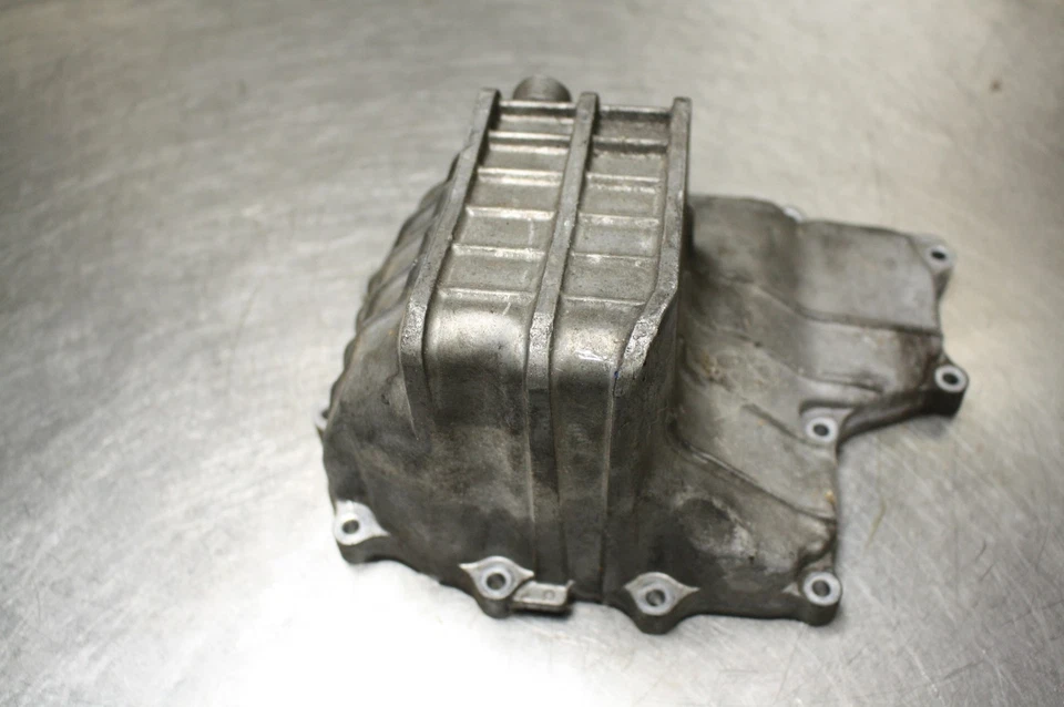 07-08 HONDA CBR600RR ENGINE MOTOR BOTTOM OIL PAN COVER 11210-MFJ-D00 Foto 3 de 4