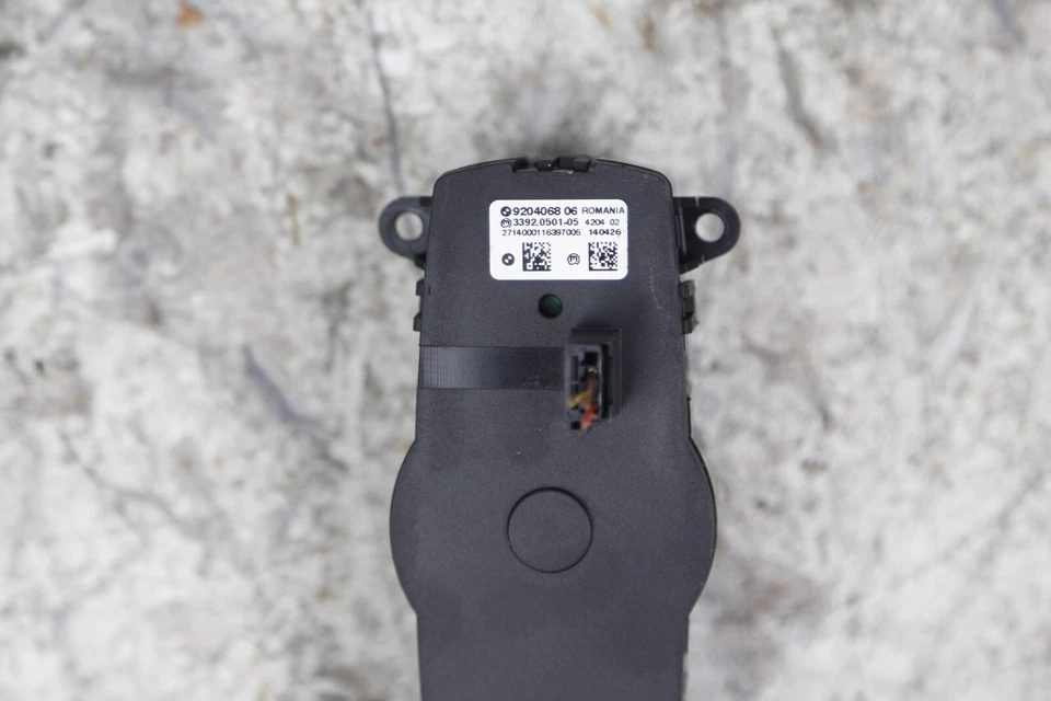 Unidad de interruptor de faros BMW 528I 535I 550I 2014-2016 9204068 OEM Foto 3 de 3