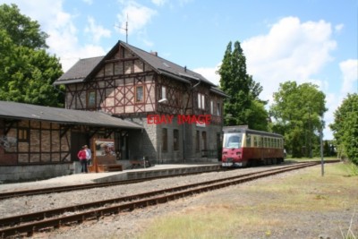 FOTO DEUTSCHLAND HARZGERODE STEINBRÜCKE EISENBAHN NR 187 019-5 MIT BAHNHOF ANSICHT 2