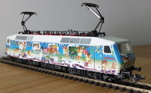 Marklin 37531 HO gauge DB BR 120 electric locomotive in christmas livery - Picture 5 of 13