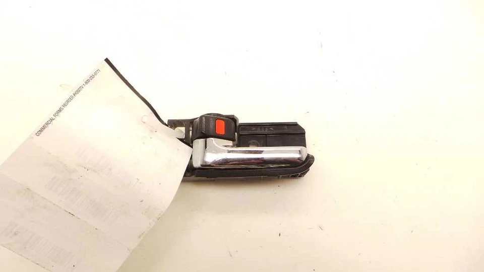 2007 SCION TC DRIVER SIDE FRONT INTERIOR DOOR HANDLE  - Image 2 of 4