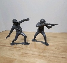 2 LOUIS MARX 6" Plastic German Army Toy Soldiers Military WW2 1963
