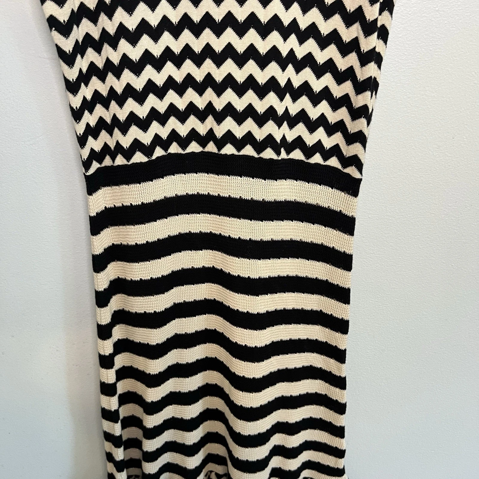 Abito Frankie Kate Spade senza maniche in maglia chevron taglia M nero marrone elasticizzato portachiavi