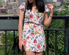 Floral Romper Hollister size S