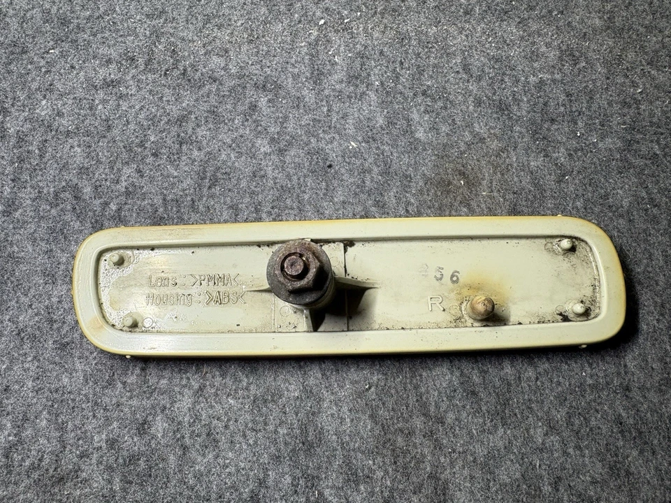 TOYOTA LAND CRUISER, LEXUS LX470 MARCADOR LATERAL TRASERO REFLECTOR DERECHO OEM PASAJERO Foto 2 de 4