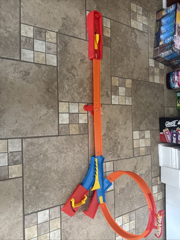 Hot Wheels SPIN AND LOOP SET