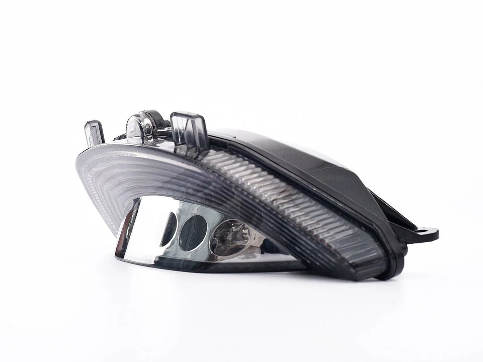 Luz trasera LED señales de giro incorporadas Yamaha 2009-2020 VMAX 1700 humo Foto 3 de 4