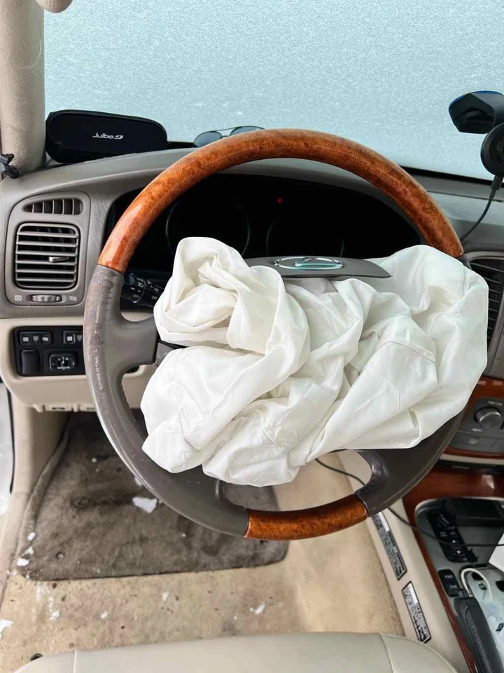 Cilindro maestro de freno usado se adapta a: 2003 Lexus LX470 ABS con control de deslizamiento grado A Foto 4 de 4