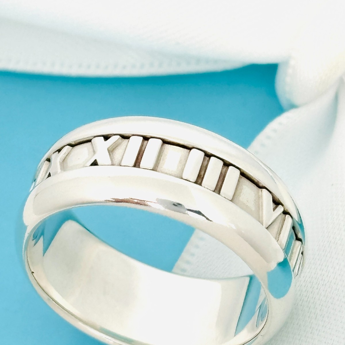 Size 8 Tiffany Wide Atlas Roman Numerals Mens Unisex Ring in