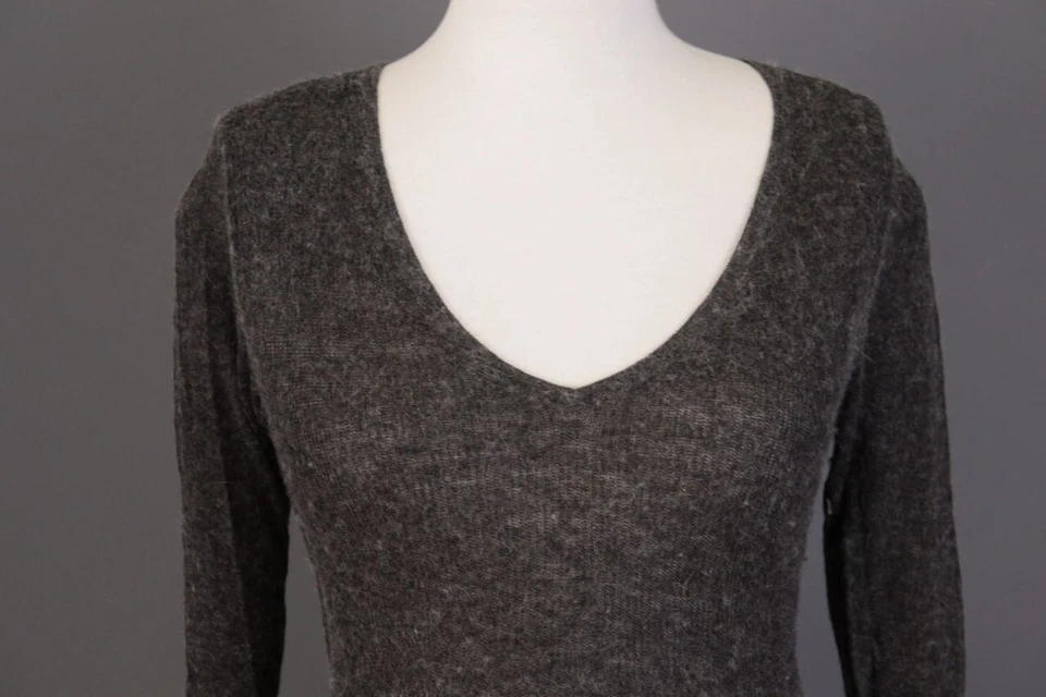 Suéter Pullover Lanvin Gris Cuello en V Lana de Alpaca Tejido Elástico Talla S Foto 2 de 4