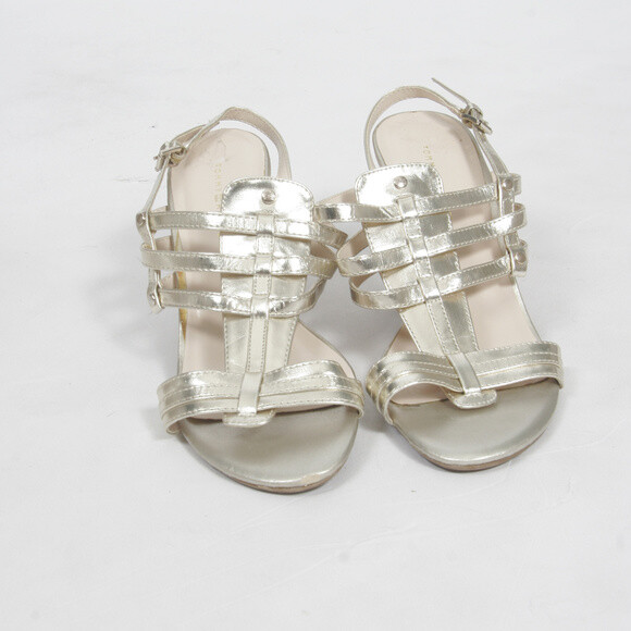 Lotto di 2 paia di sandali taglia 6 (Tommy Hilfiger Express)