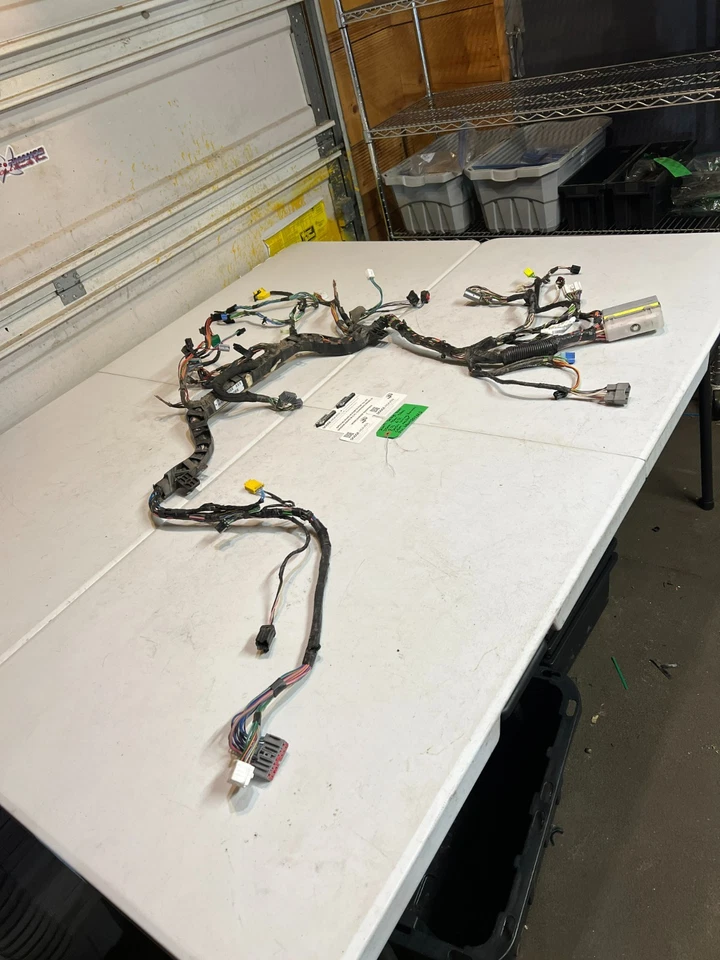 Arnés de cableado de tablero Cummins 2007,5 Dodge Ram 6,7 L P68045555AB Foto 3 de 4