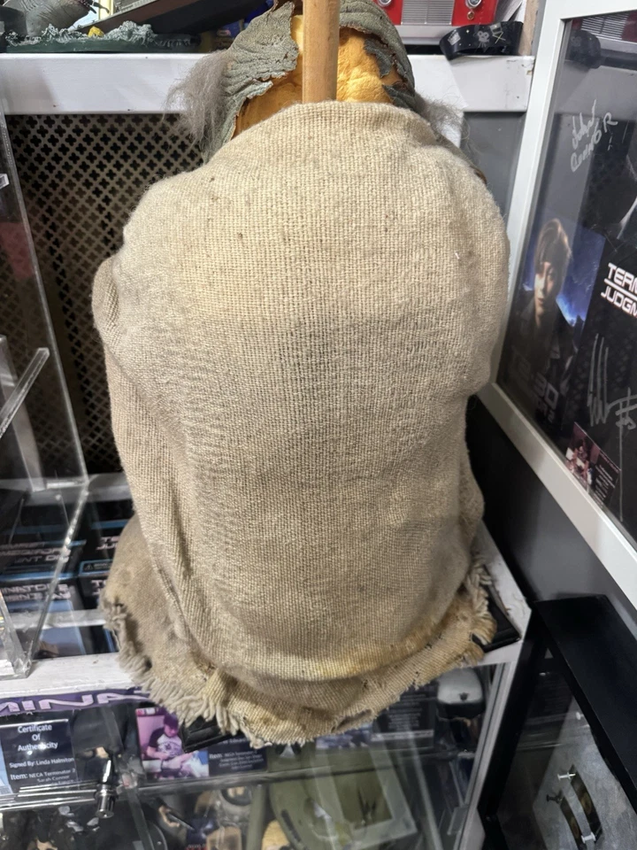 Illusive Limited Edition 2131 of 9500 Yoda 2ft  (NEEDS REPAIRS) - Image 4 of 4