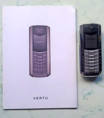 Vertu Ascent Handy Prospekt sehr selten um 2005 (Handy nicht dabei)