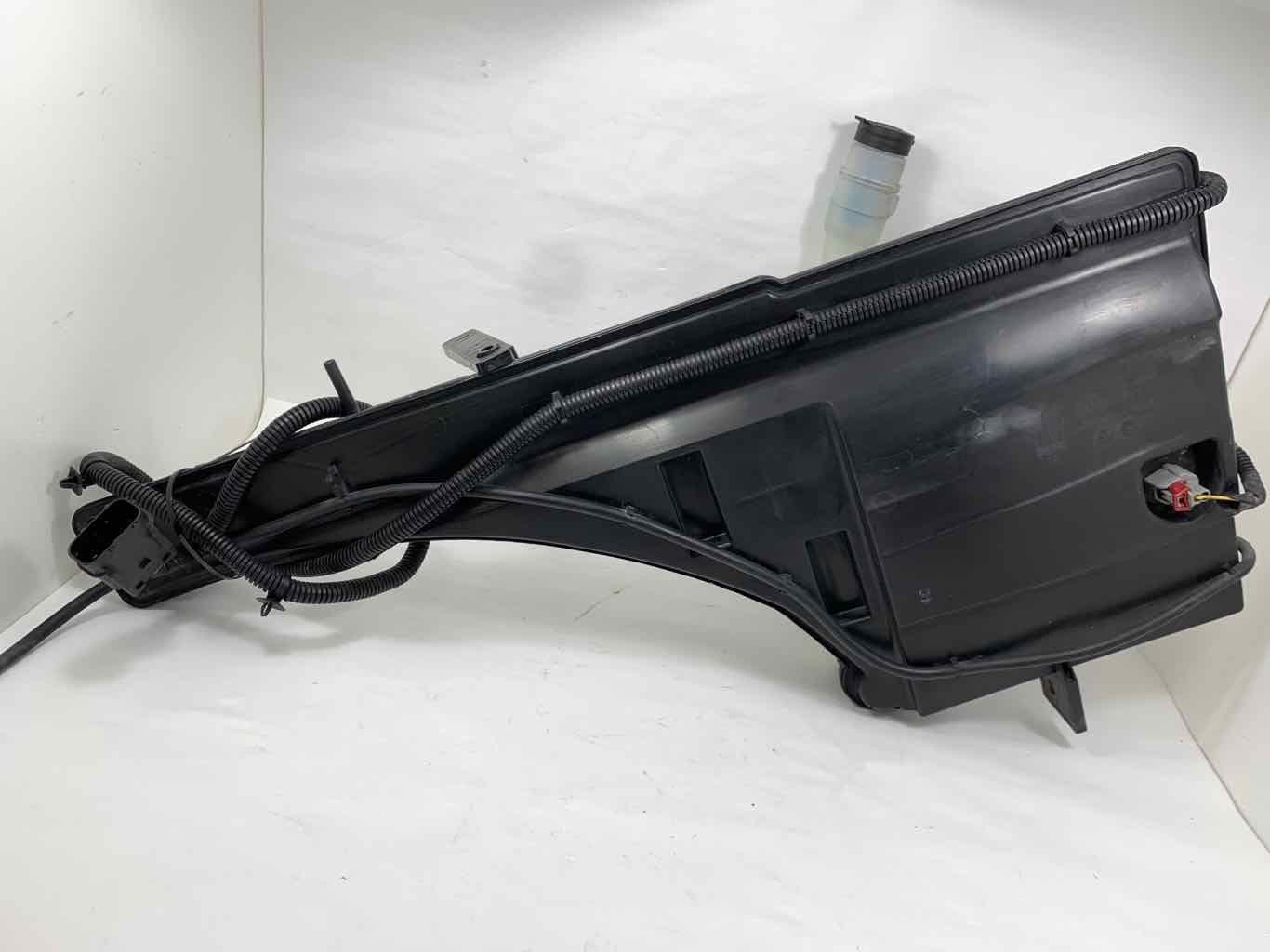 14 MASERATI GHIBLI Washer Bottle
