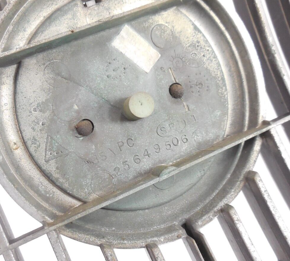 Buick LeSabre Front Grille Grill 2000-2005 25649506 for sale  