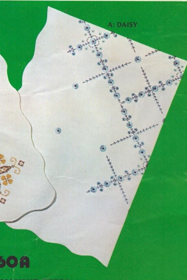 Vogart Tablecloth Stamped for Embroidery Daisy Pattern Approx. 50 x 68" 8060A - Image 3 of 4