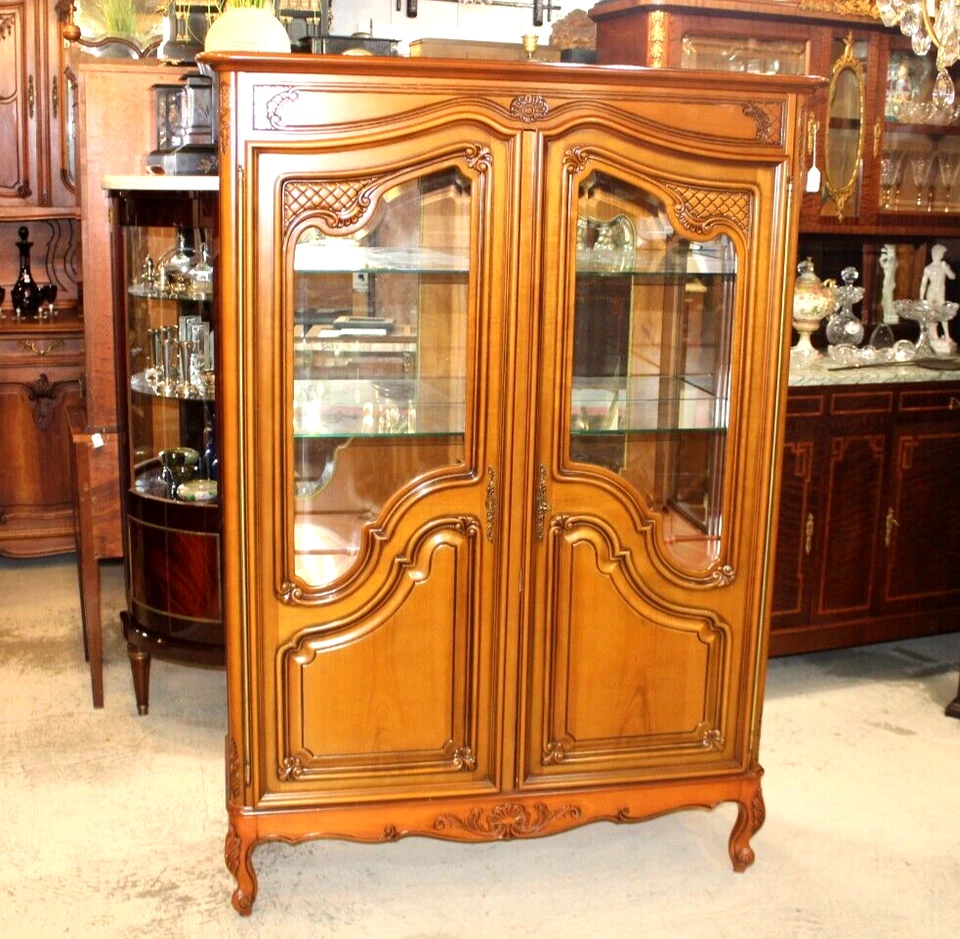 Vitrina francesa Luis XV cerezo | Estantes y talla de vidrio antiguos Foto 2 de 4