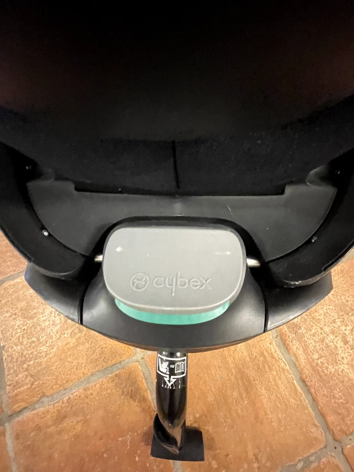 Cybex babyschale Cloud-Q SEMI-UNIVERSAL mit liegefunktion + Isofix-Basisstation - Bild 3 von 4