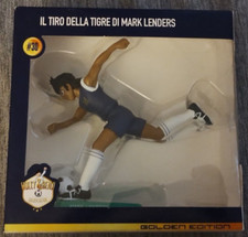 Figurina Italia 2016 Agrifoglio e Benji Golden - Il Tiro Della Tigre di Mark Prestatori