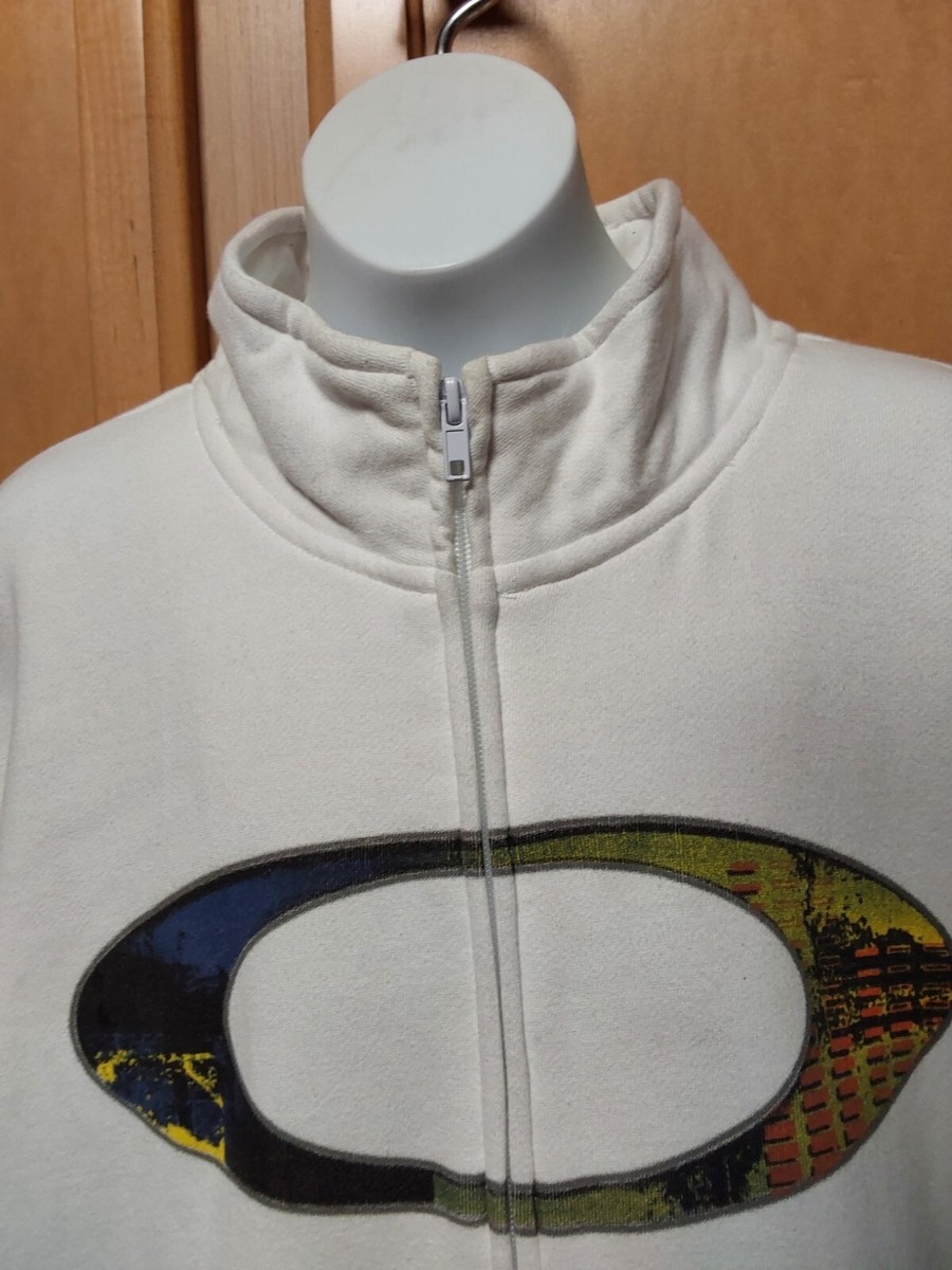 Vintage Oakley Center Logo Longsleeve Zip Sweatshirt PRE Vintage Oakley Center Logo Longsleeve Zip Sweatshirt PRE