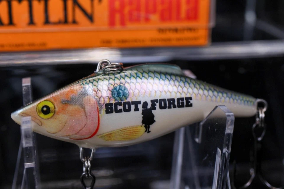 IN BOX - LIMITED EDITION RNR-7 FISHING LURE scot forge prof.nage variable shad 2 - Image 2 of 4