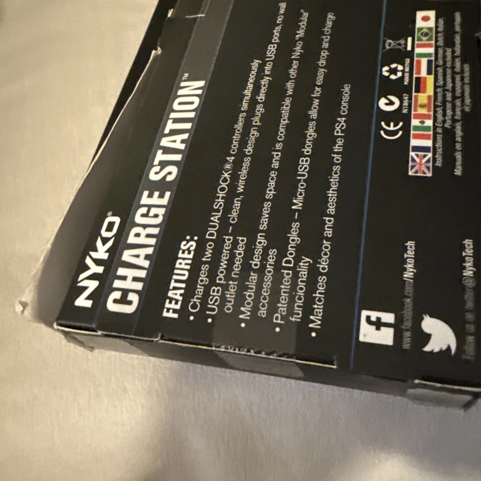 Nyko Technologies 83217 Modular Charge Station for PlayStation 4 - Image 4 of 4