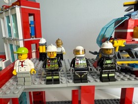 LEGO 60110 City Fire Station 100% Complete No Stickers