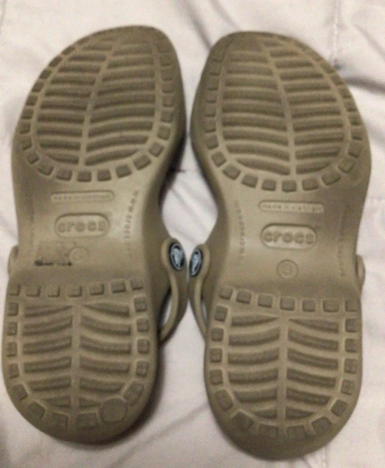 Crocs Classic Sandals Women Size 10 Brown Tan Two-Strap Lightweight - Image 2 of 4