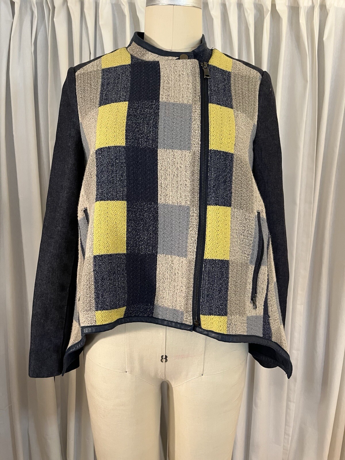 BCBGMAXAZRIA Women's Boxy Patchwork Jacket Size S - image 1