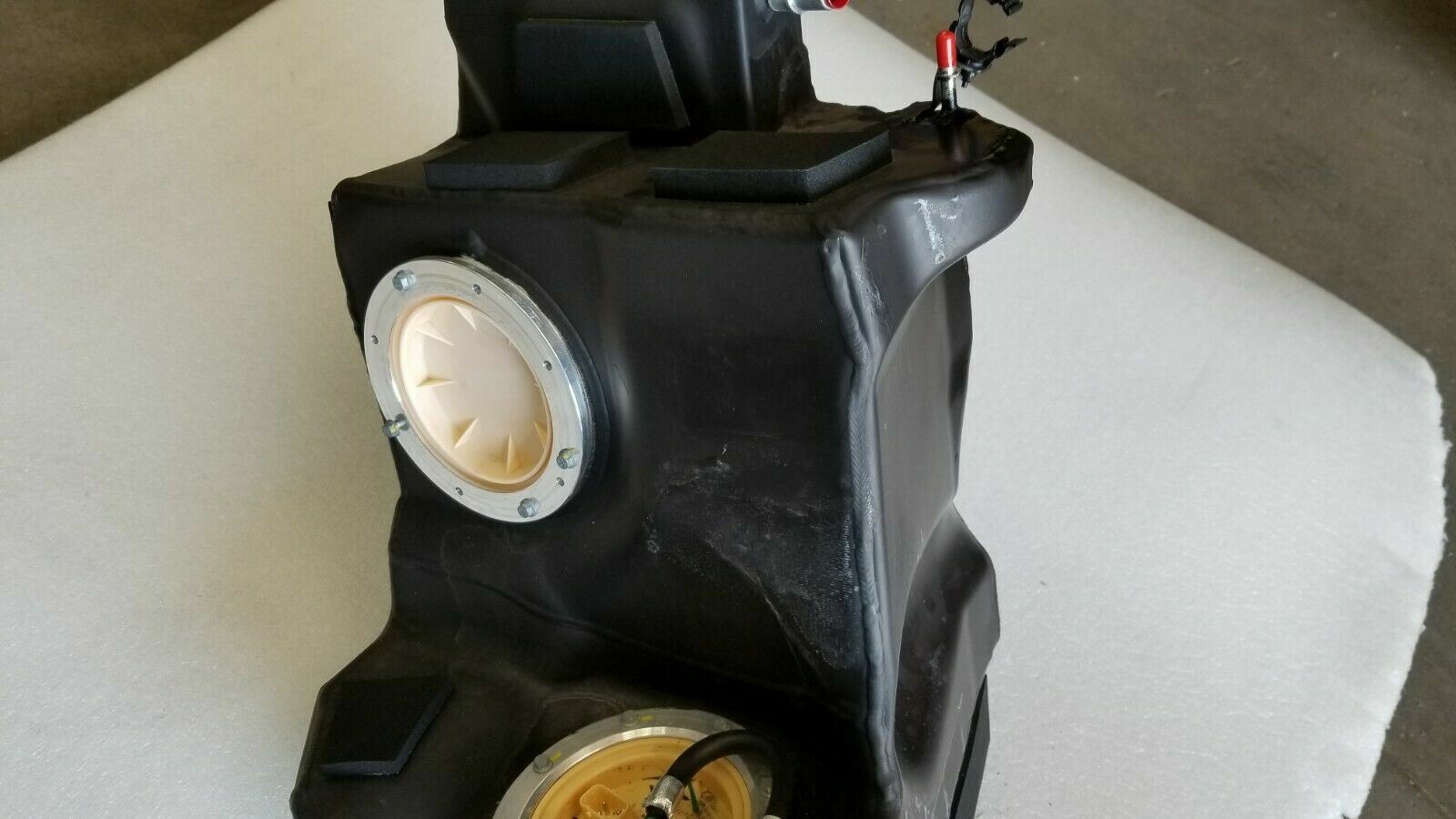 FERRARI 488 PASSENGER RIGHT SIDE FUEL TANK ASSEMBLY OEM 314303 305833 307823