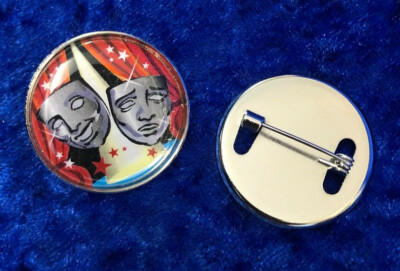 50 Pin Anstecker personalisiert mit Ihrem Bild Schule Veranstaltungen Leistung