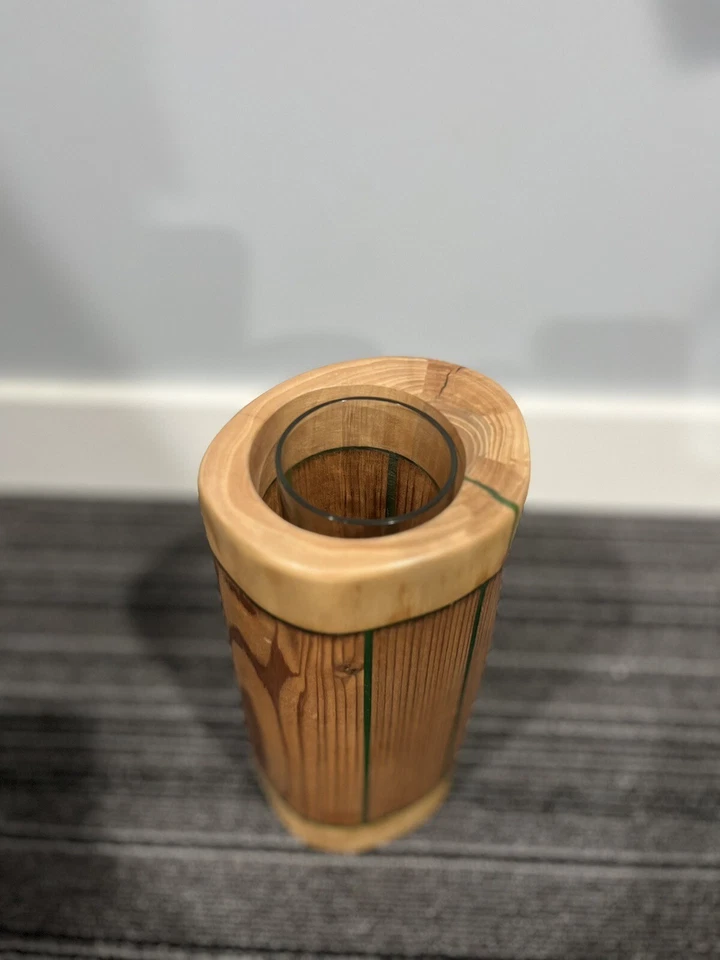 CASTIÇAL EXCLUSIVO DE MADEIRA E RESINA 9” DE ALTURA - Imagem 2 de 4