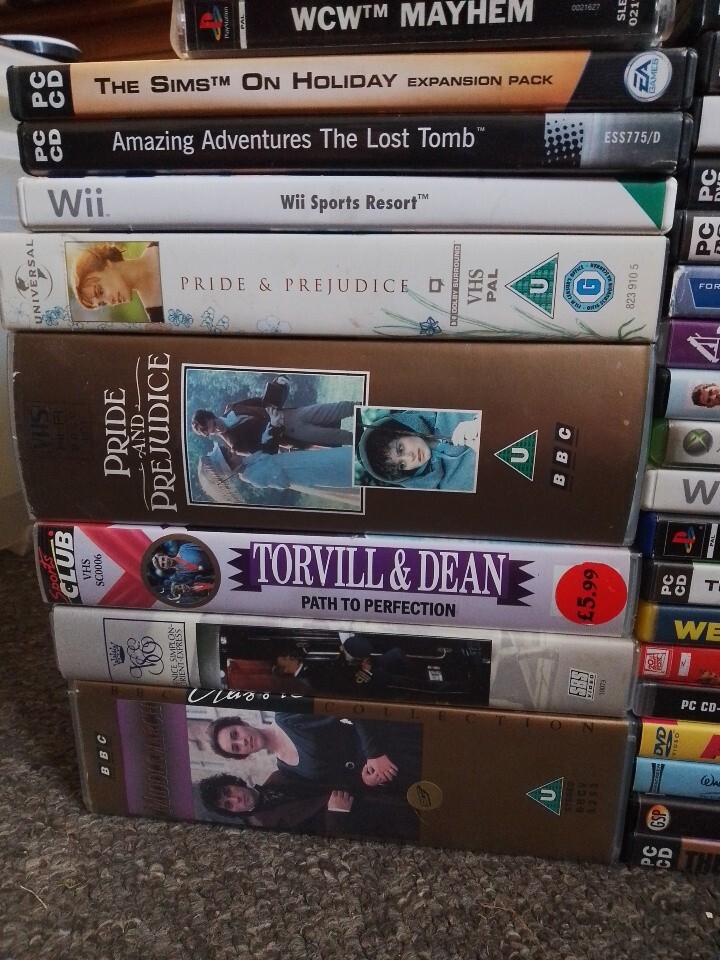 video games Movies VHS bundle joblot Mix Of Rejected Stock Wii