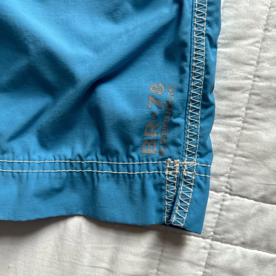 Camiones de natación Banana Republic azules grandes deportivos preppy vacaciones de verano para hombre Foto 2 de 4