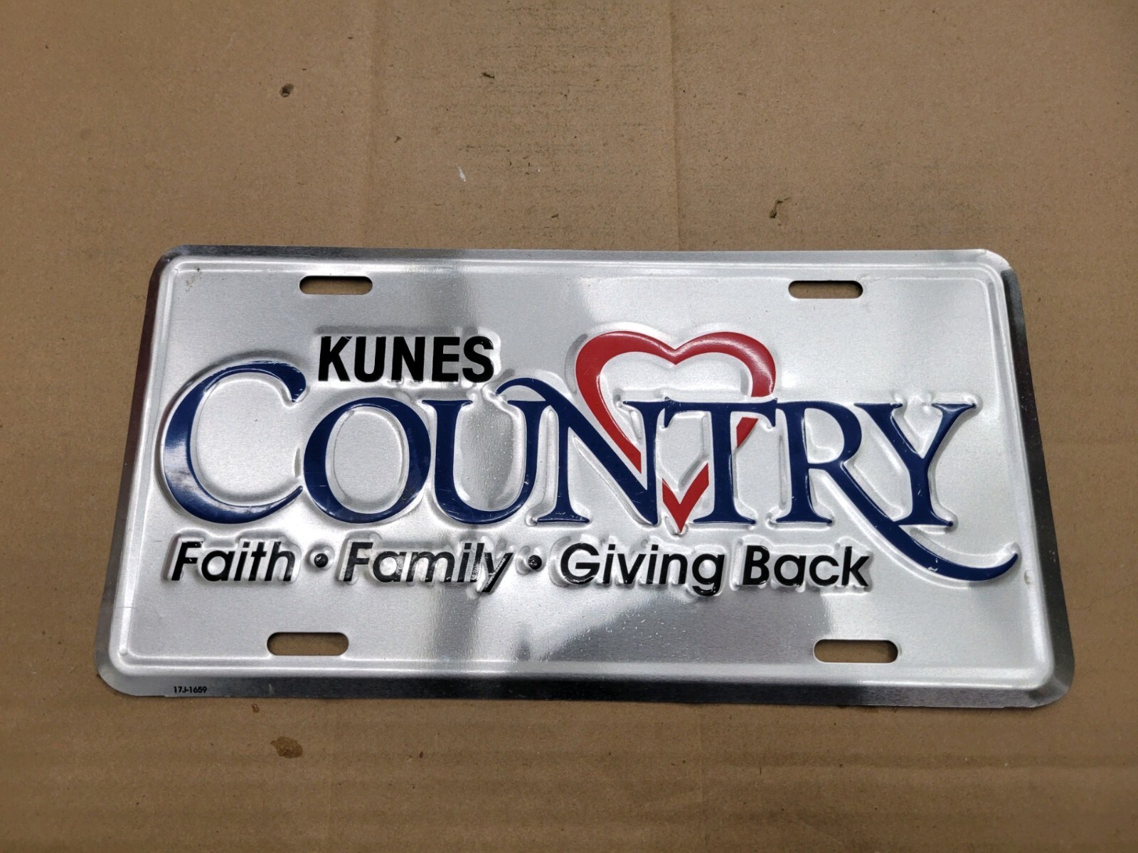 Kunes Chevy Jeep Wisconsin Metal Car Dealership Dealer License Plate Tag Booster