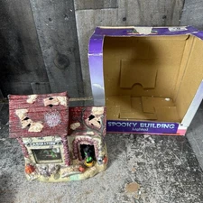 SPOOKYSIDE ESTATES HAUNTED LABORATORY GLITTER HALLOWEEN VILLAGE HOUSE