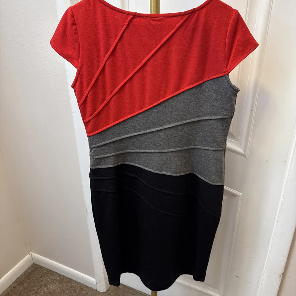 Vestido para mujer Midnight Velvet talla 12 rojo, negro y gris manga gorra elástico Foto 4 de 4