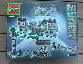 LEGO [Minecraft] - The Fortress Building Set - Minifig-scale Series (21127)