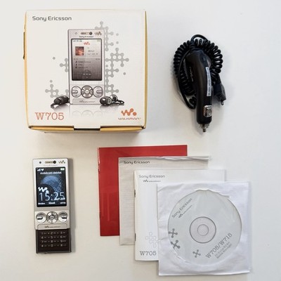 Sony Ericsson W705 Sliderhandy in Silber (Super Zustand und ohne Simlock)
